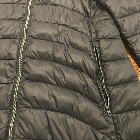 GAP women lightweight long hooded black puffer size small - Picture 3 of 9